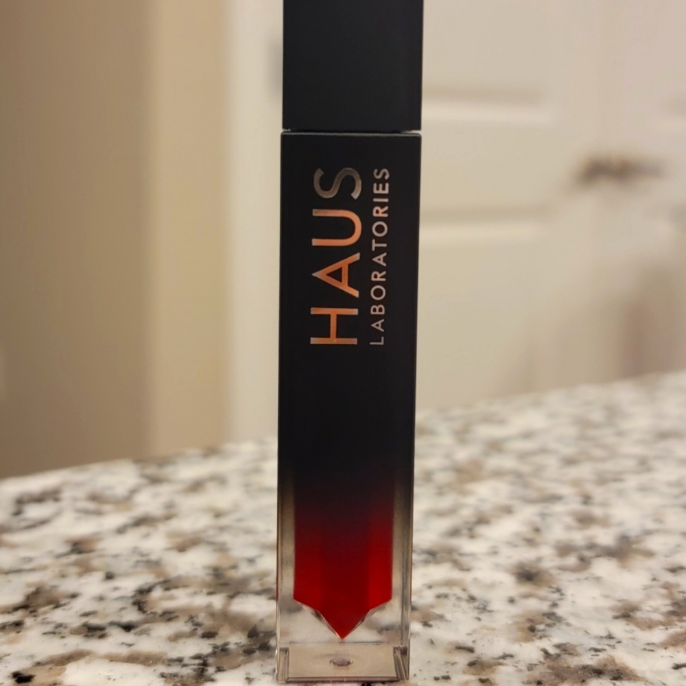 Haus Labatories Werk Lipgloss